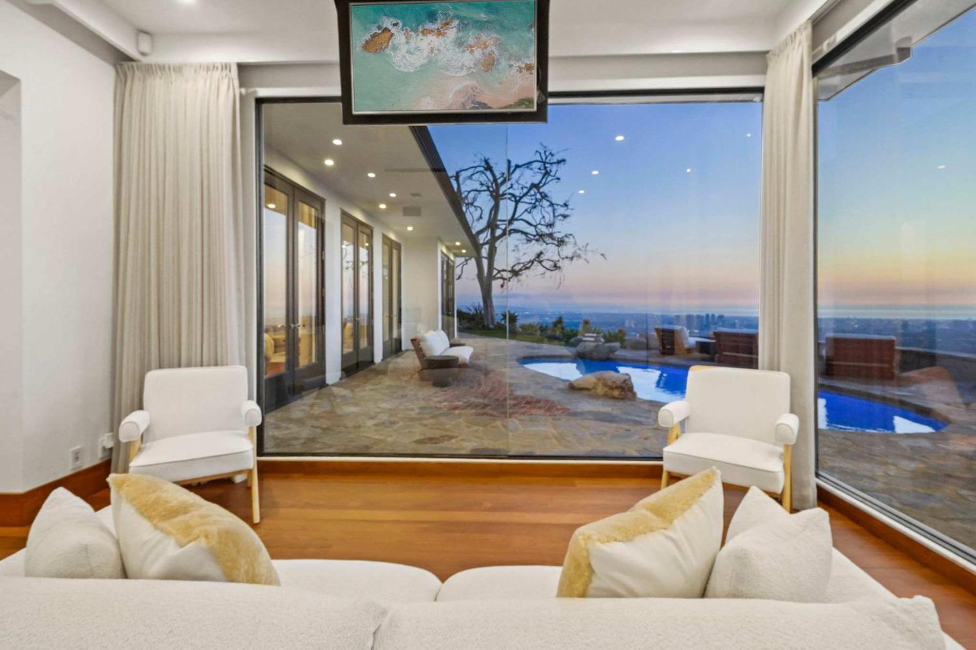 Holiday home Serene By Awhile *
