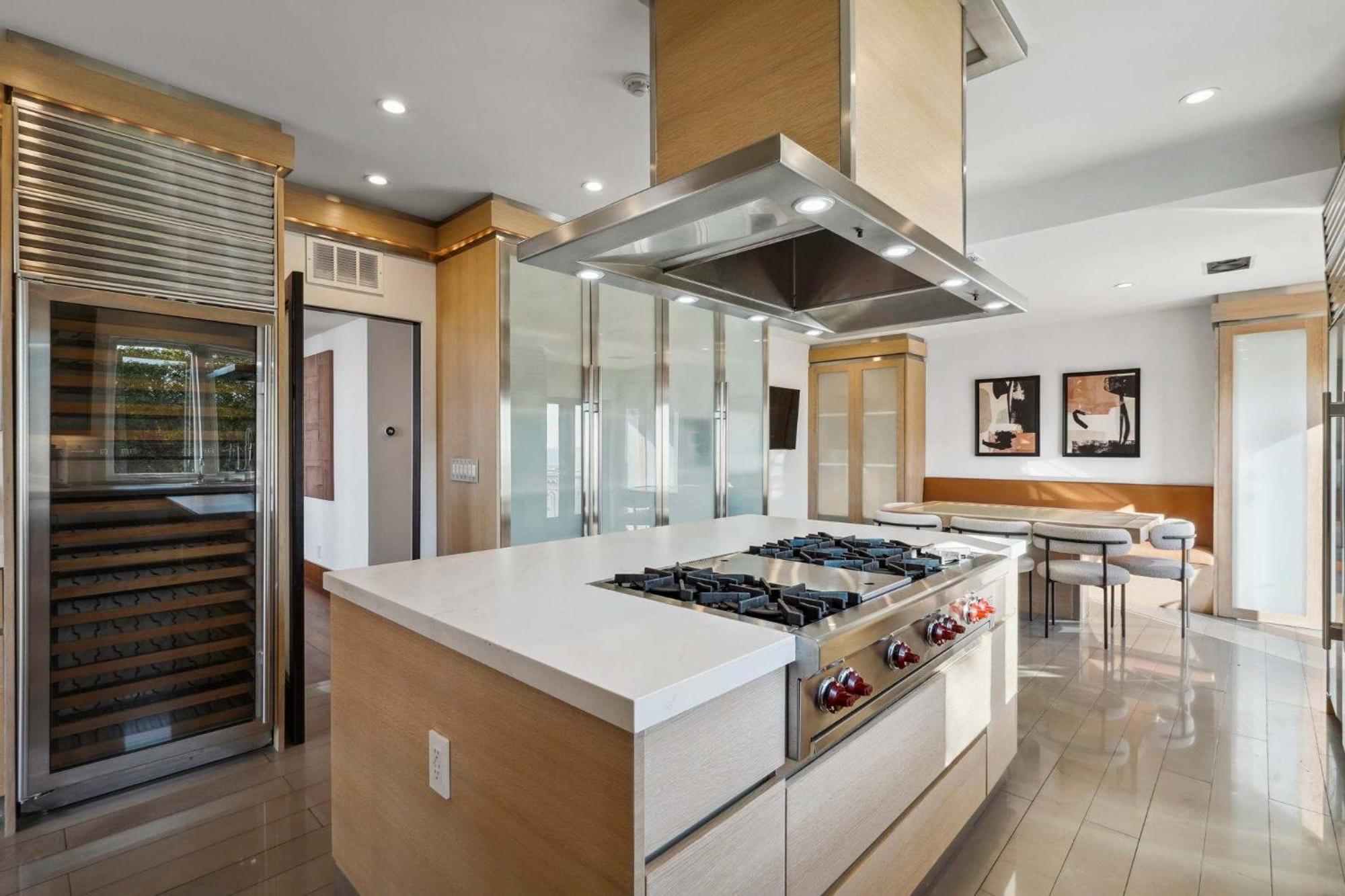Serene By Awhile Holiday home Los Angeles