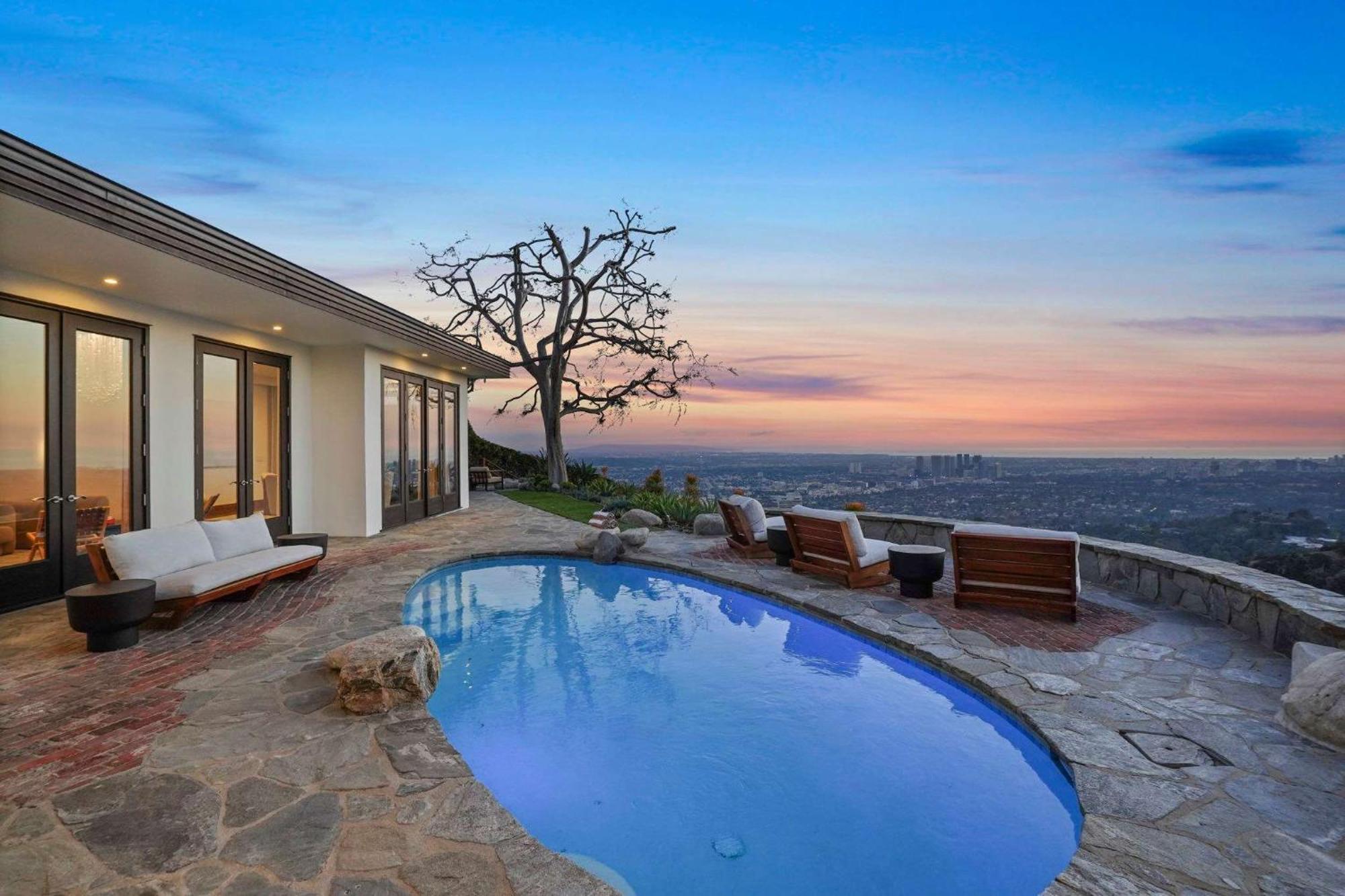 Holiday home Serene By Awhile *