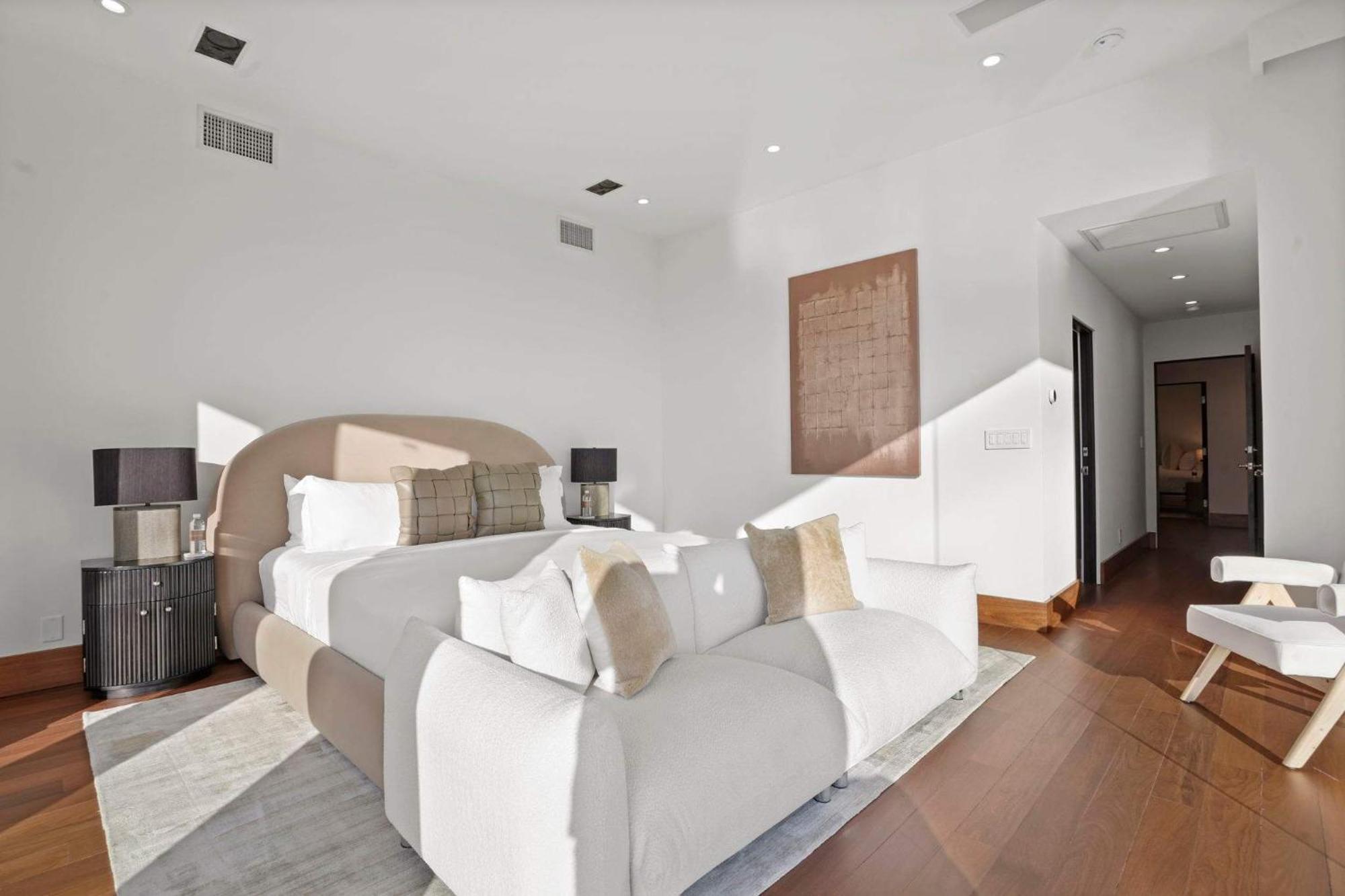 Holiday home Serene By Awhile