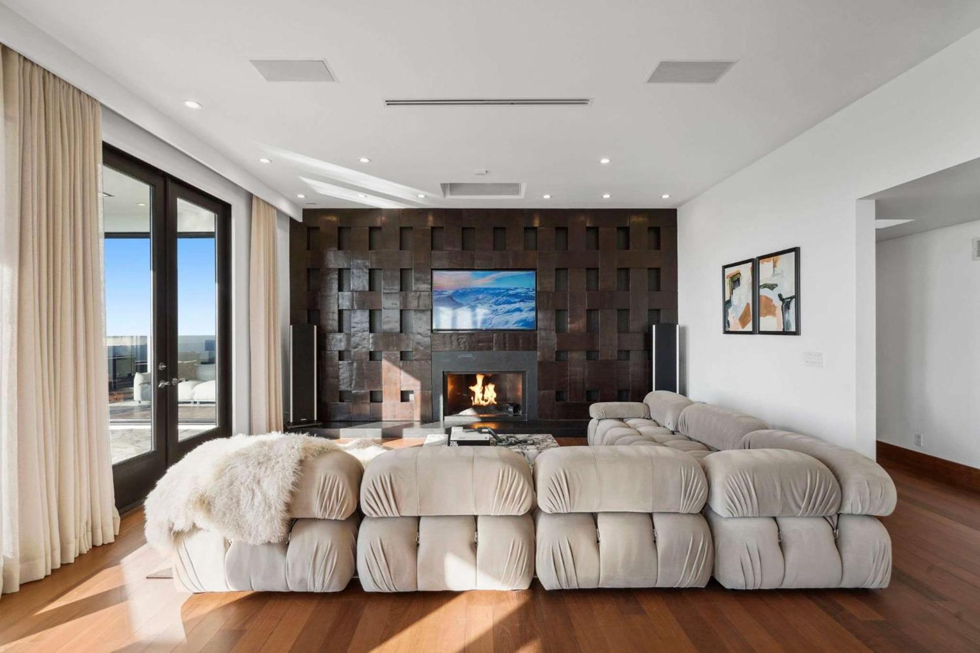 Serene By Awhile * Los Angeles